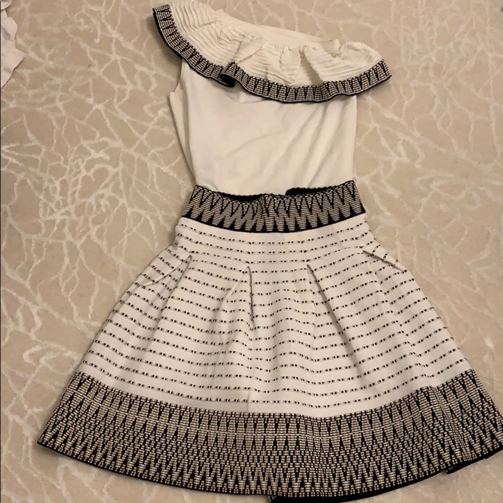 Maje white skirt with embroidered detail